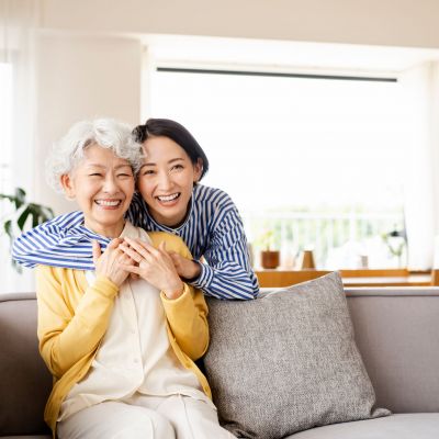 仲良し親子の笑顔のポートレート